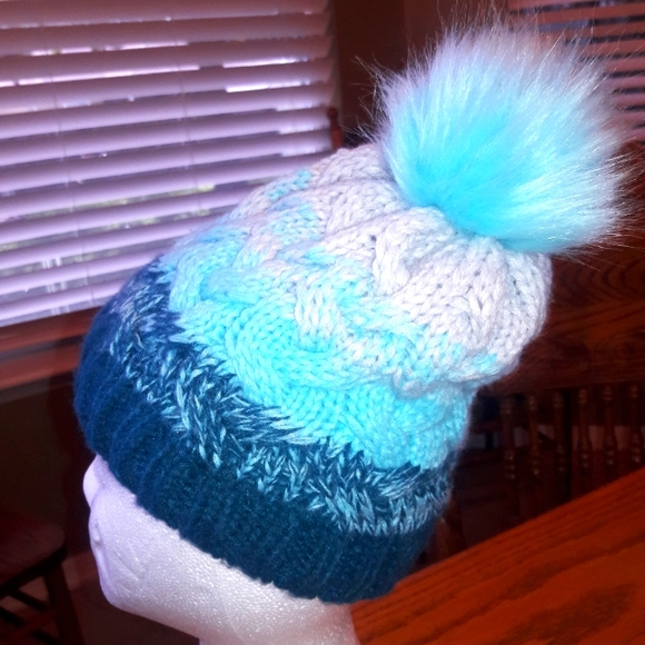 Beanie Pom Pom Hat - Picture 2 of 5